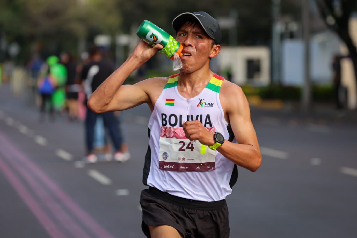 Récord Histórico en el Maratón de la Ciudad de México: Héctor Garibay Deja Huella