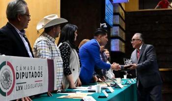 Reconocimiento a Directores de Hospitales e Institutos de Salud por su Labor en el Bienestar de la Población