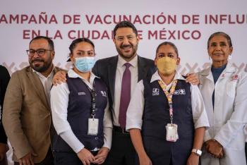 Arranca campaña de vacunación contra influenza y COVID-19 en Ciudad de México 