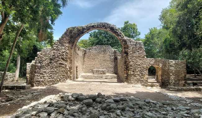 Descubriendo la capilla abierta de Oxtankah: tesoro histórico de Quintana Roo 