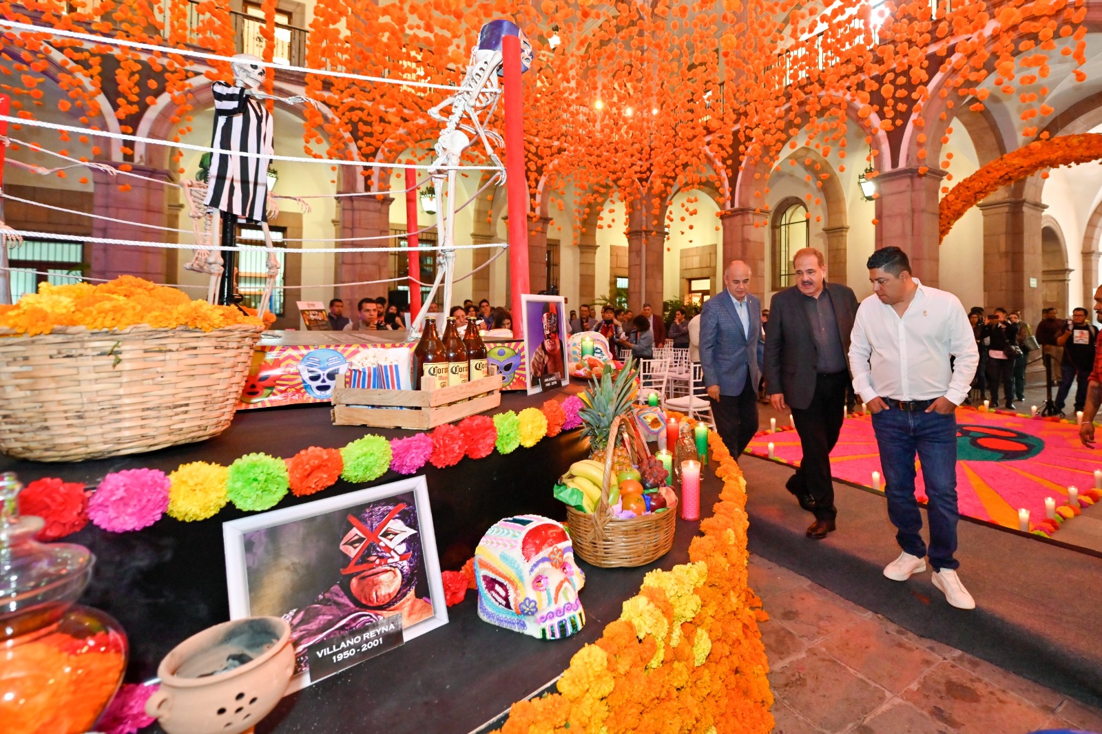 Ricardo Gallardo inaugura altar monumental en palacio de gobierno en el marco del Festival Xantolo 
