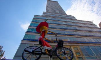 Sistema Ecobici en CDMX amplía tiempo de préstamo para el paseo nocturno de día de muertos