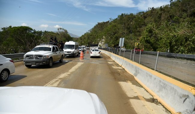 SICT Informa Avances en la Recuperación de la Red Carretera de Guerrero tras Huracán Otis