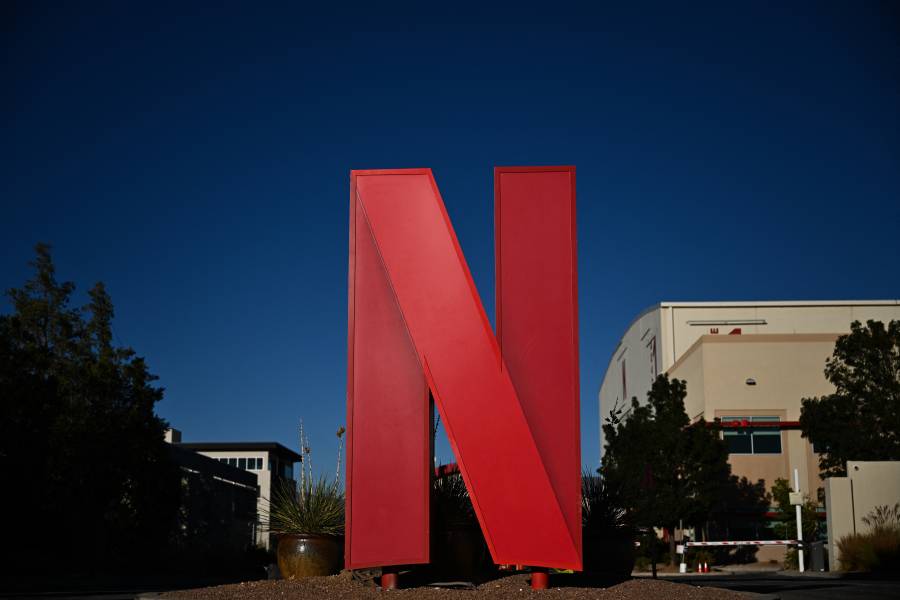 Netflix proyecta superar ingresos publicitarios de Disney+ en EEUU en 2024 