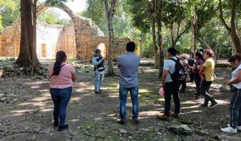 Descubriendo Oxtankah: estudiantes de turismo alternativo exploran el tesoro histórico del sur de Quintana Roo