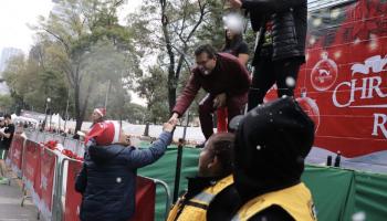 Exitosa christmas run 2023: deporte y espíritu navideño en paseo de la reforma