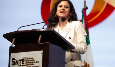 Gobierno y SNTE celebran 80 años y anuncian reformas educativas