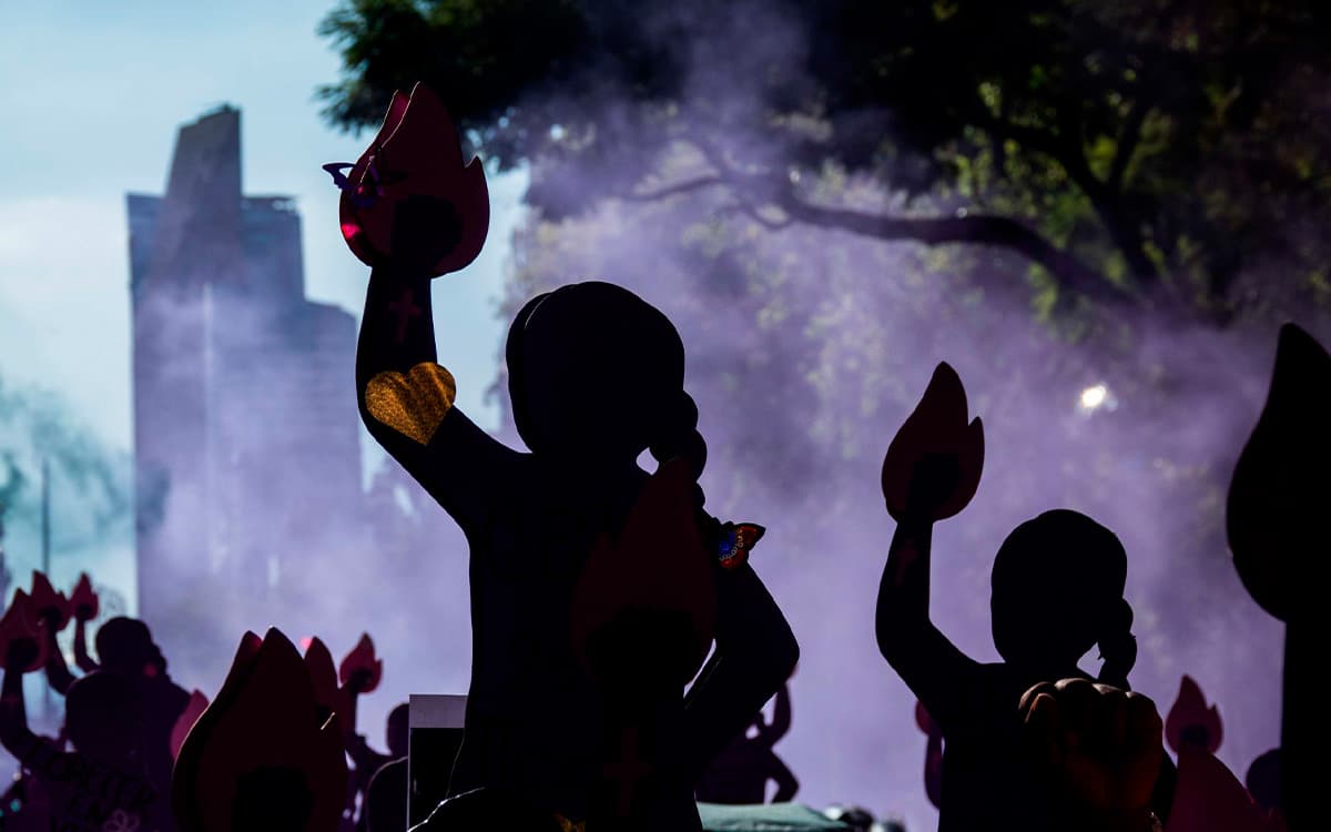 Marea violeta marcha del día internacional de la mujer 2024 en ciudad de México 