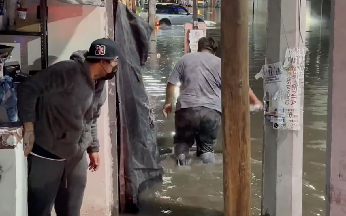 Inundación en Tultitlán ruptura de ducto de agua potable afecta hospital