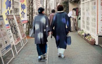 Debate en Japón: Mujeres casadas luchan por conservar su apellido de soltera
