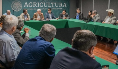 Agricultura y Femeleche buscan soluciones para el sector lácteo