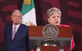 México suspende relaciones comerciales con Ecuador y presenta denuncia ante la CIJ