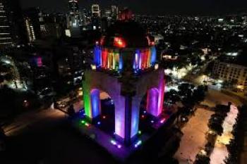 Solidaridad y Respeto: Edificios en México Lucen Bandera Arcoíris por el Mes del Orgullo LGBTTTAQ+