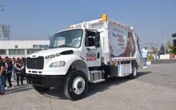 Nezahualcóyotl estrena 6 nuevas unidades recolectoras de basura para mejorar el servicio de limpieza urbana