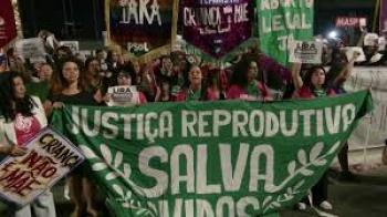 Protestas en Brasil contra proyecto de ley que equipara el aborto con homicidio