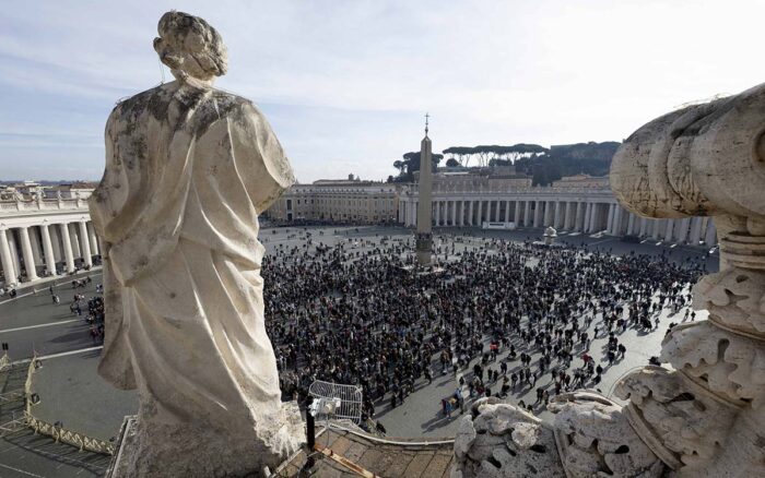 Víctimas de abusos eclesiásticos instan al Vaticano a expulsar definitivamente a curas pederastas