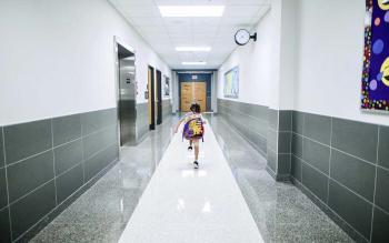 Luisiana Ordena Exhibir "Los Diez Mandamientos" en Escuelas: Polémica y Desafíos Legales