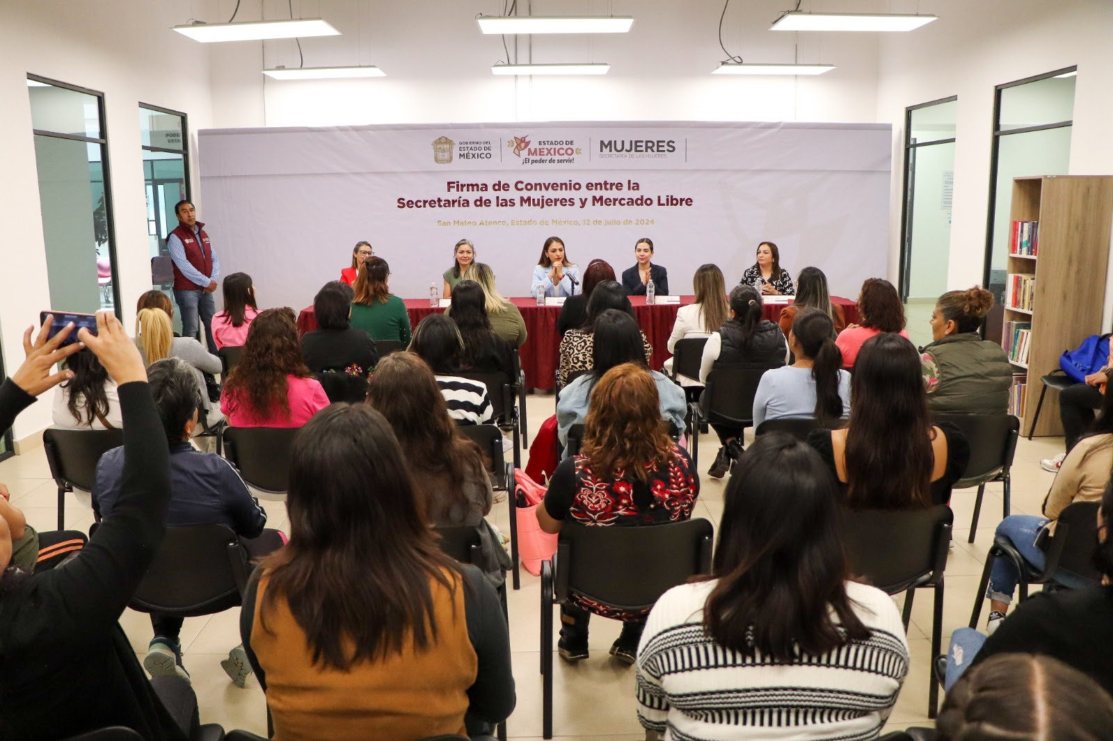 Gobierno del Estado de México y Mercado Libre capacitan a las mujeres mexiquenses en comercio digital