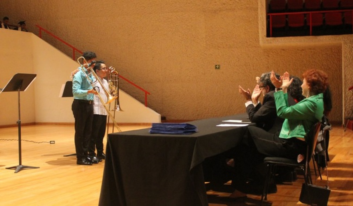 La Escuela Superior de Música celebra su primera ceremonia de graduación en décadas con 73 egresados