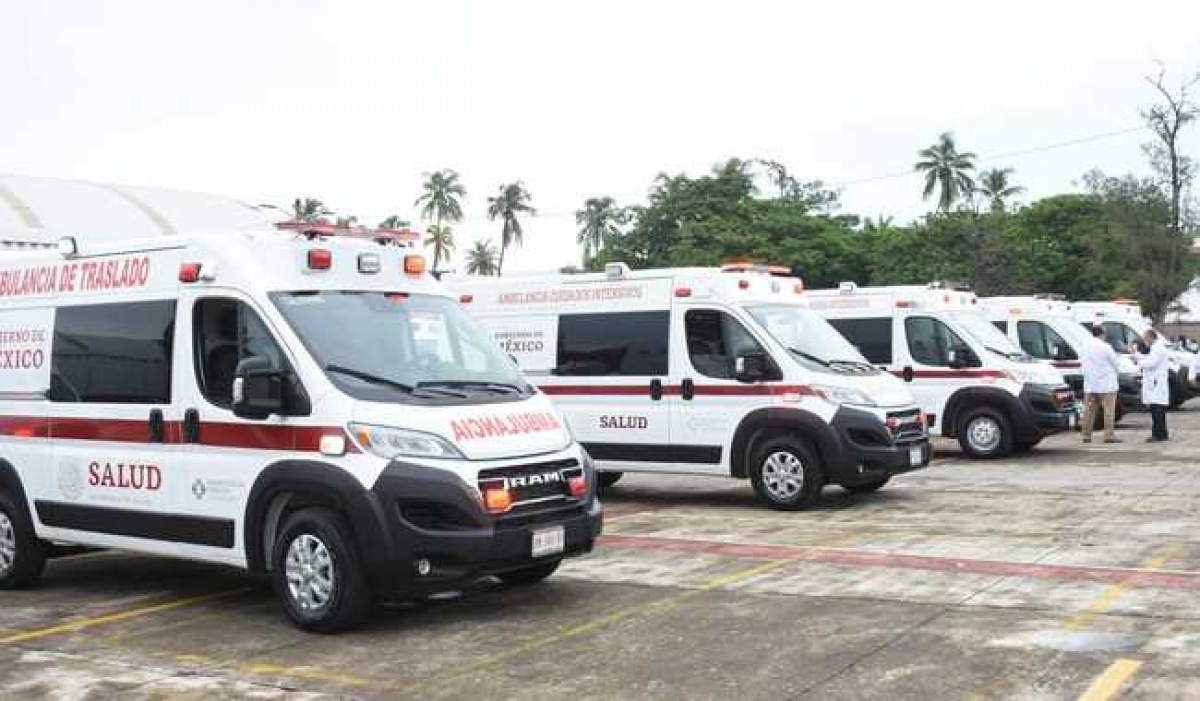 Gobierno de Veracruz recibe 35 nuevas ambulancias y equipamiento médico por parte de la APBP 