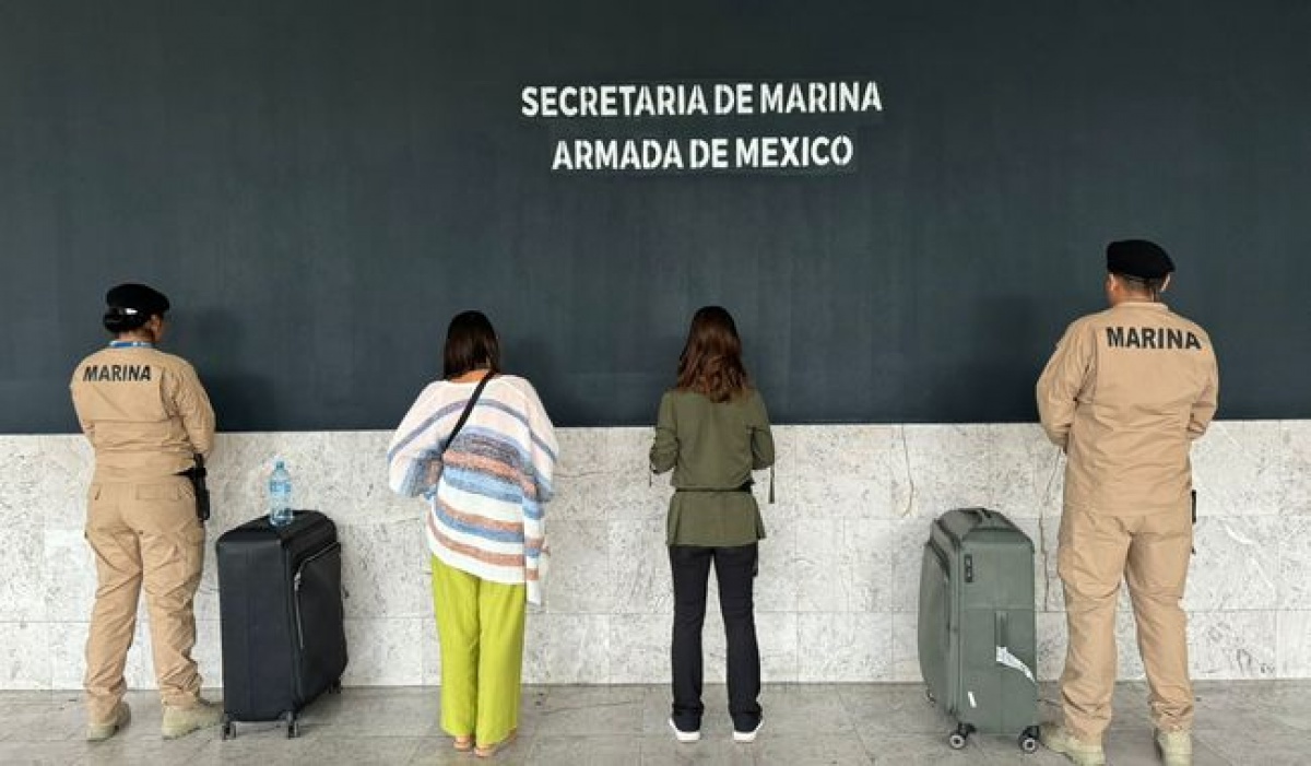 Detienen a mujeres rumanas con droga en el aeropuerto de la Ciudad de México