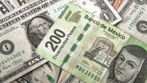 Peso mexicano cae y rompe la barrera de los 20 por dólar debido a la reforma judicial y cifras del empleo en EE.UU.