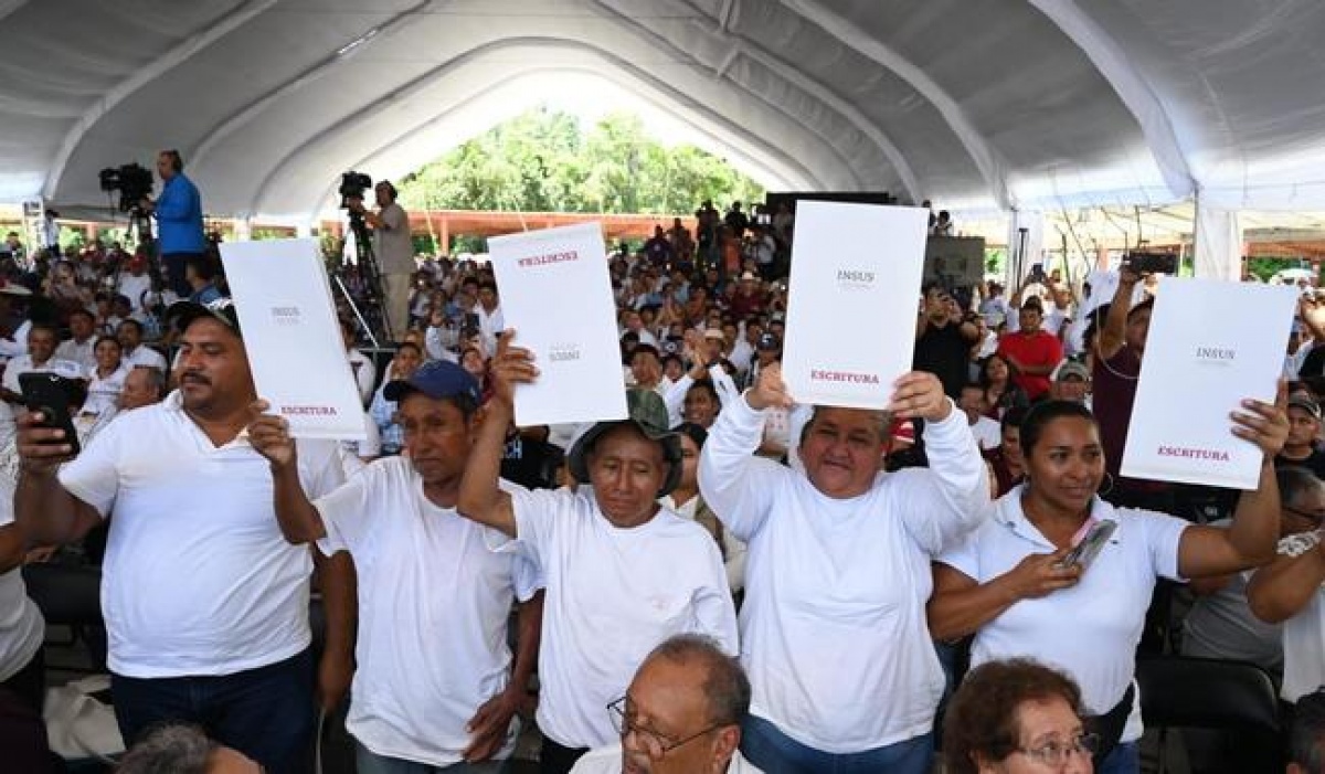 Sedatu entrega certeza jurídica a más de 300 familias en Palenque como parte del desarrollo del Tren Interoceánico