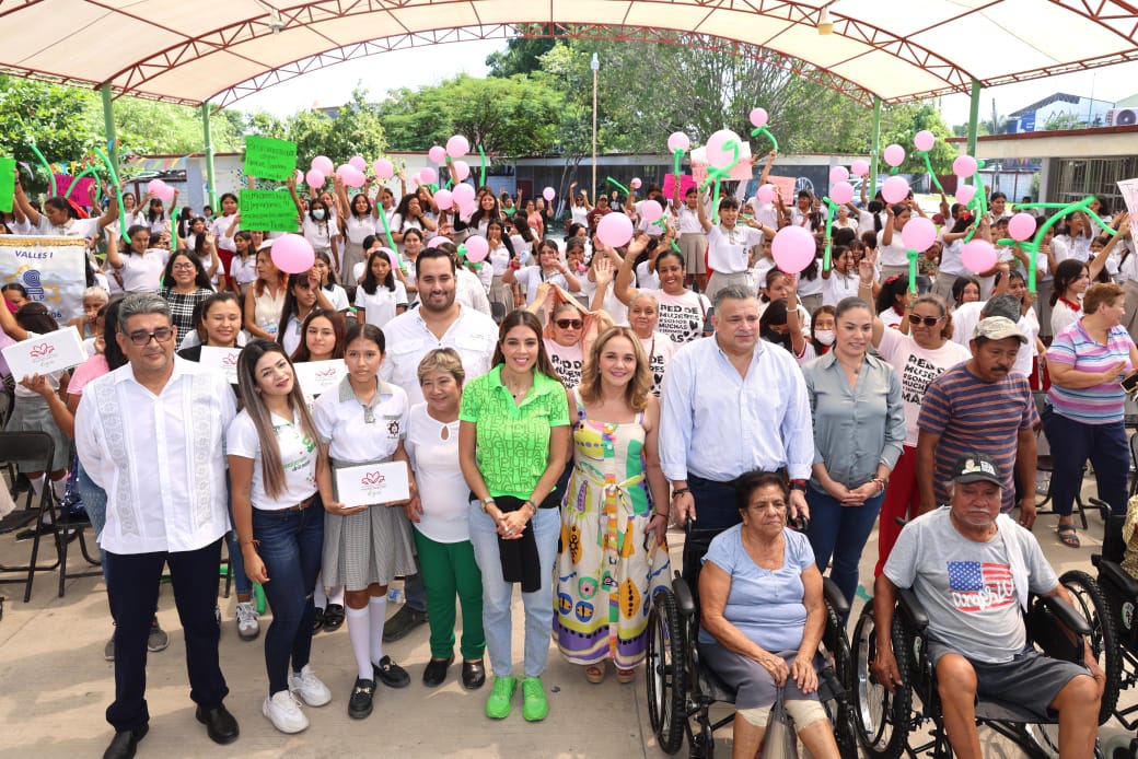 Entrega de kits menstruales en Ciudad Valles y Tamasopo beneficia a mil mujeres, impulsado por el Gobierno de San Luis Potosí