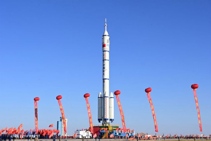 China se prepara para lanzar la misión Shenzhou-19 con avances en exploración lunar