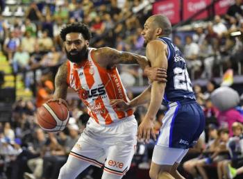 Soles y Halcones cerca de las finales de zona en la LNBP