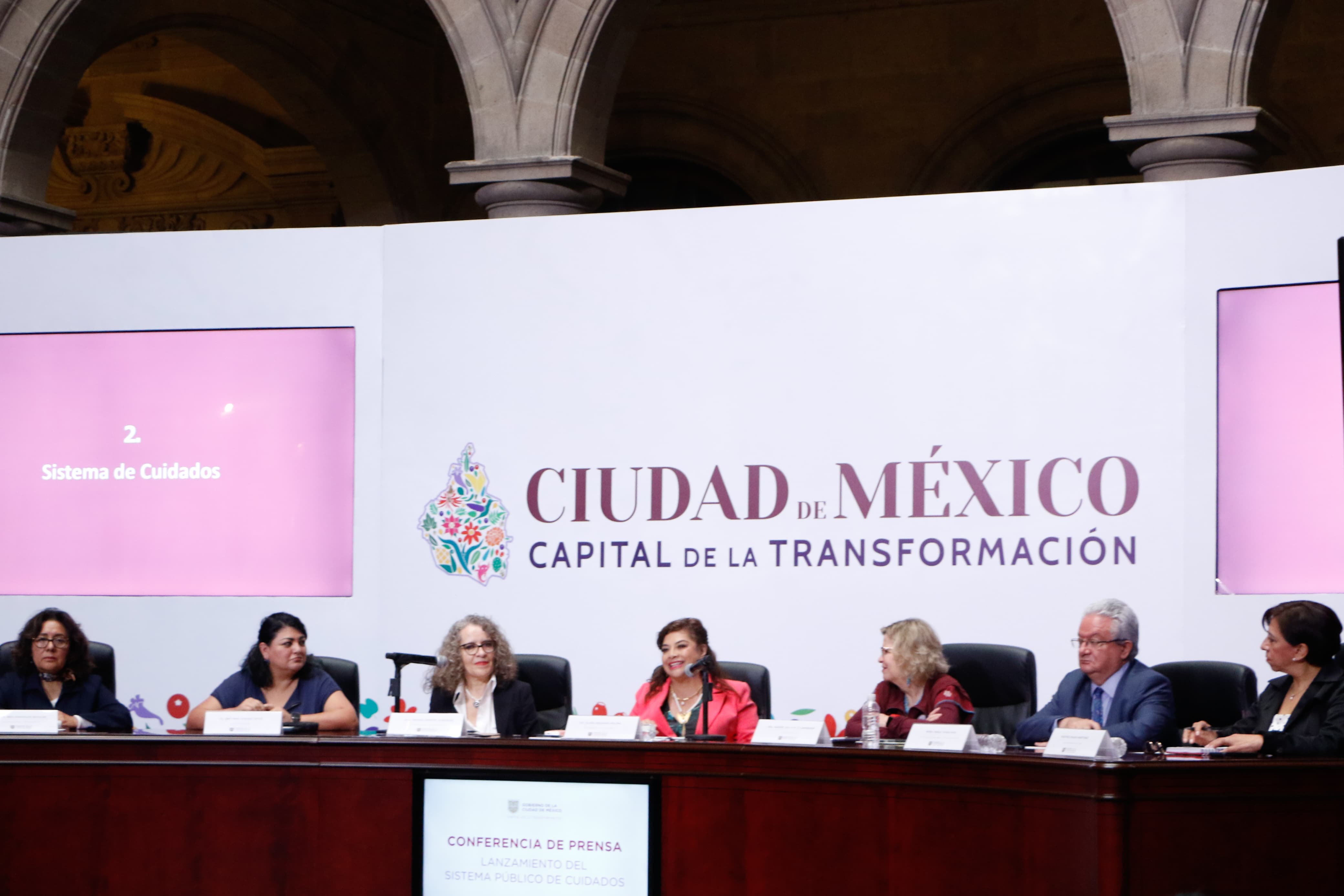 Clara Brugada lanza el Sistema Público de Cuidados en CDMX para reducir carga de trabajo en mujeres