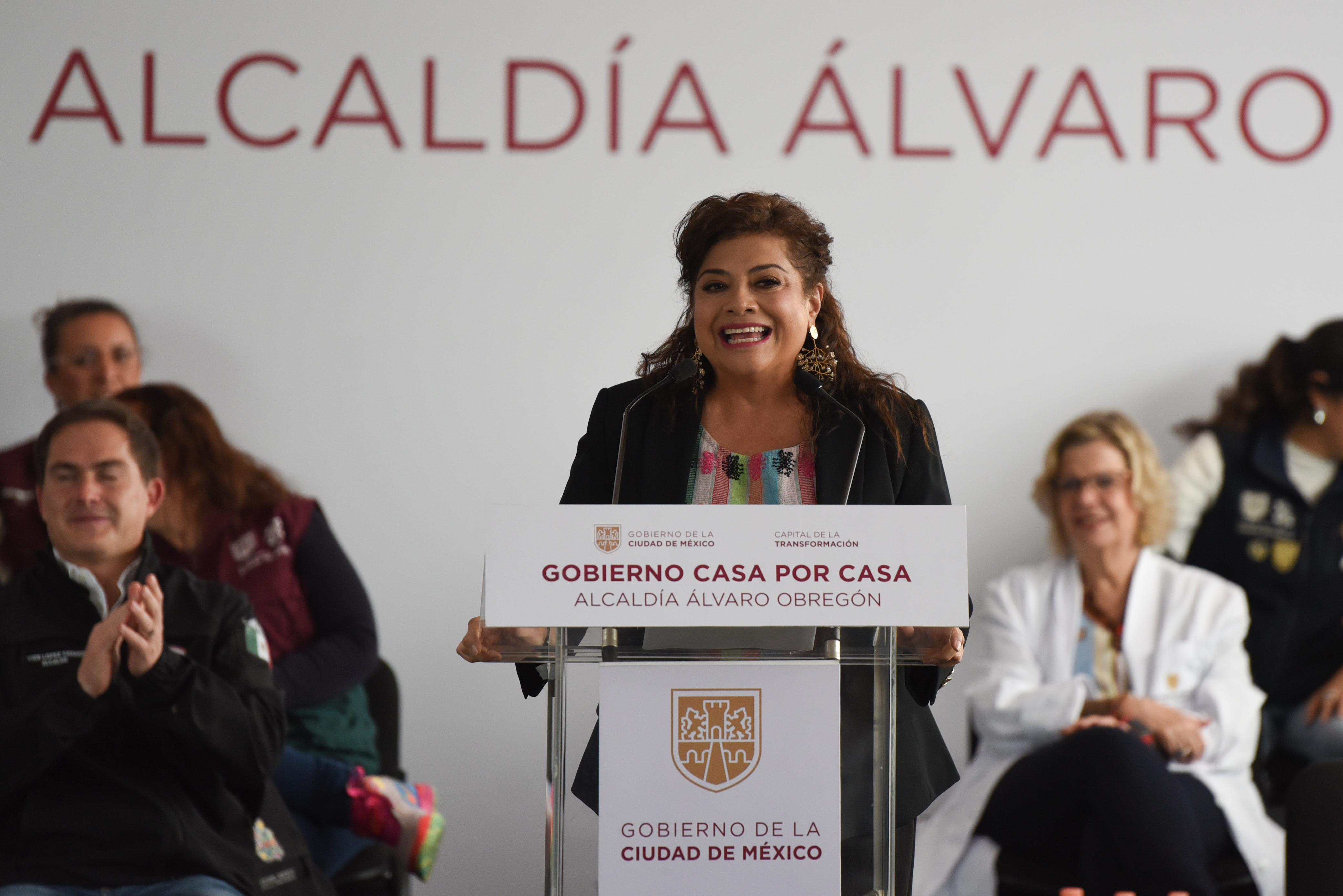 Clara Brugada atiende 5 mil solicitudes ciudadanas y anuncia Cablebús en Álvaro Obregón