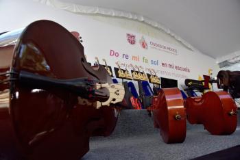 Clara Brugada lanza "Do re mi fa sol" para democratizar el acceso a la música en escuelas de CDMX
