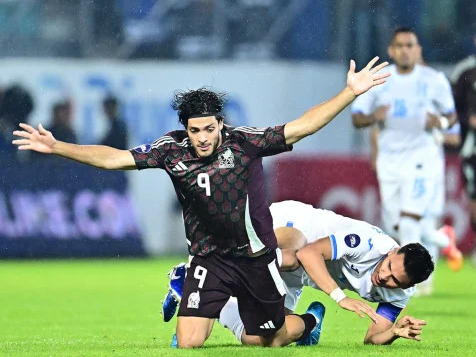 Honduras vence 2-0 a México en la Nations League y complica al Tri