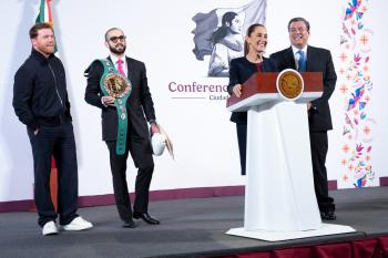 Canelo Álvarez visita a Sheinbaum y anuncia clase de boxeo masiva en todo México para 2025