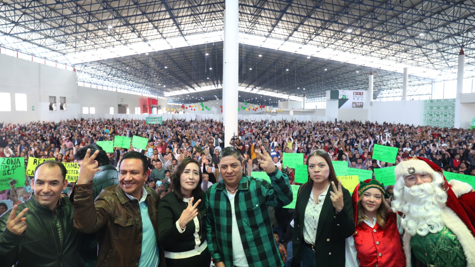 Ricardo Gallardo reconoce labor de taxistas y transportistas potosinos