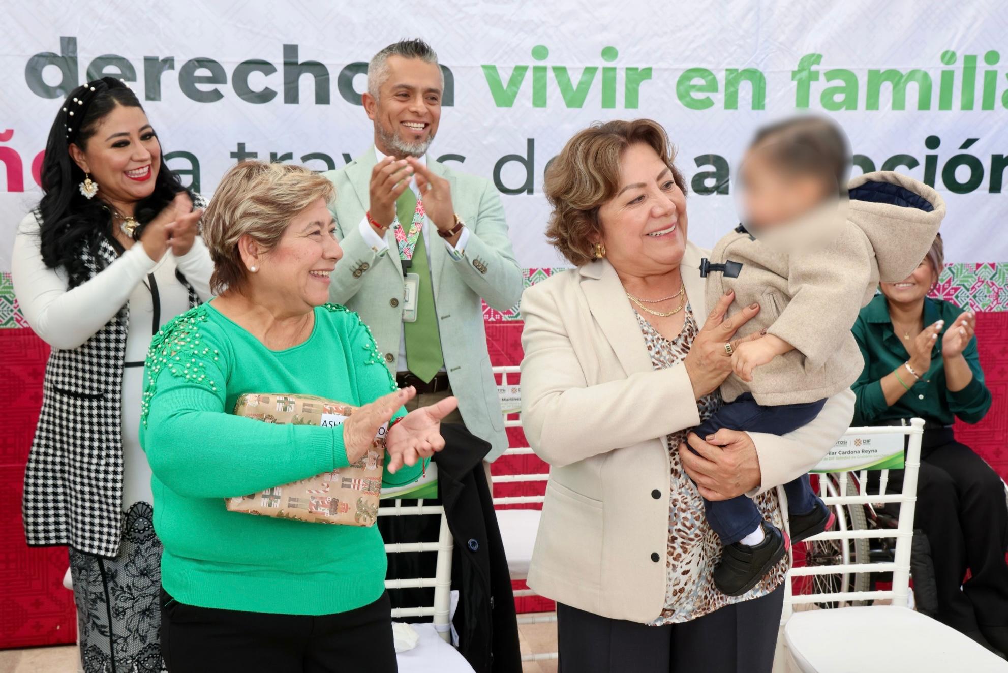 Más familias en SLP concretan procesos de adopción con apoyo del DIF Estatal