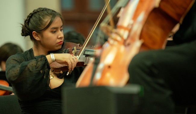 Violinista Michoacana y Ensamble Huasteco Reciben Reconocimientos Internacionales