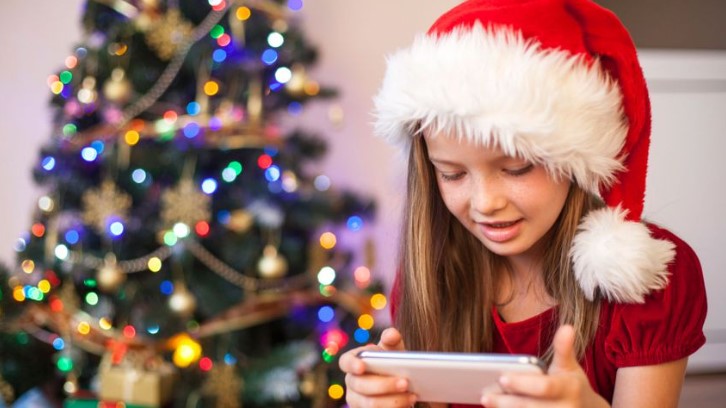 Móviles básicos ideales para regalar estas Navidades a los más pequeños