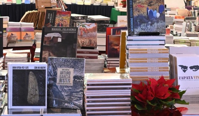 Gran venta de bodega de publicaciones en Bellas Artes