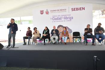 Gobierno de la CDMX entrega apoyos sociales a familias en Magdalena Contreras