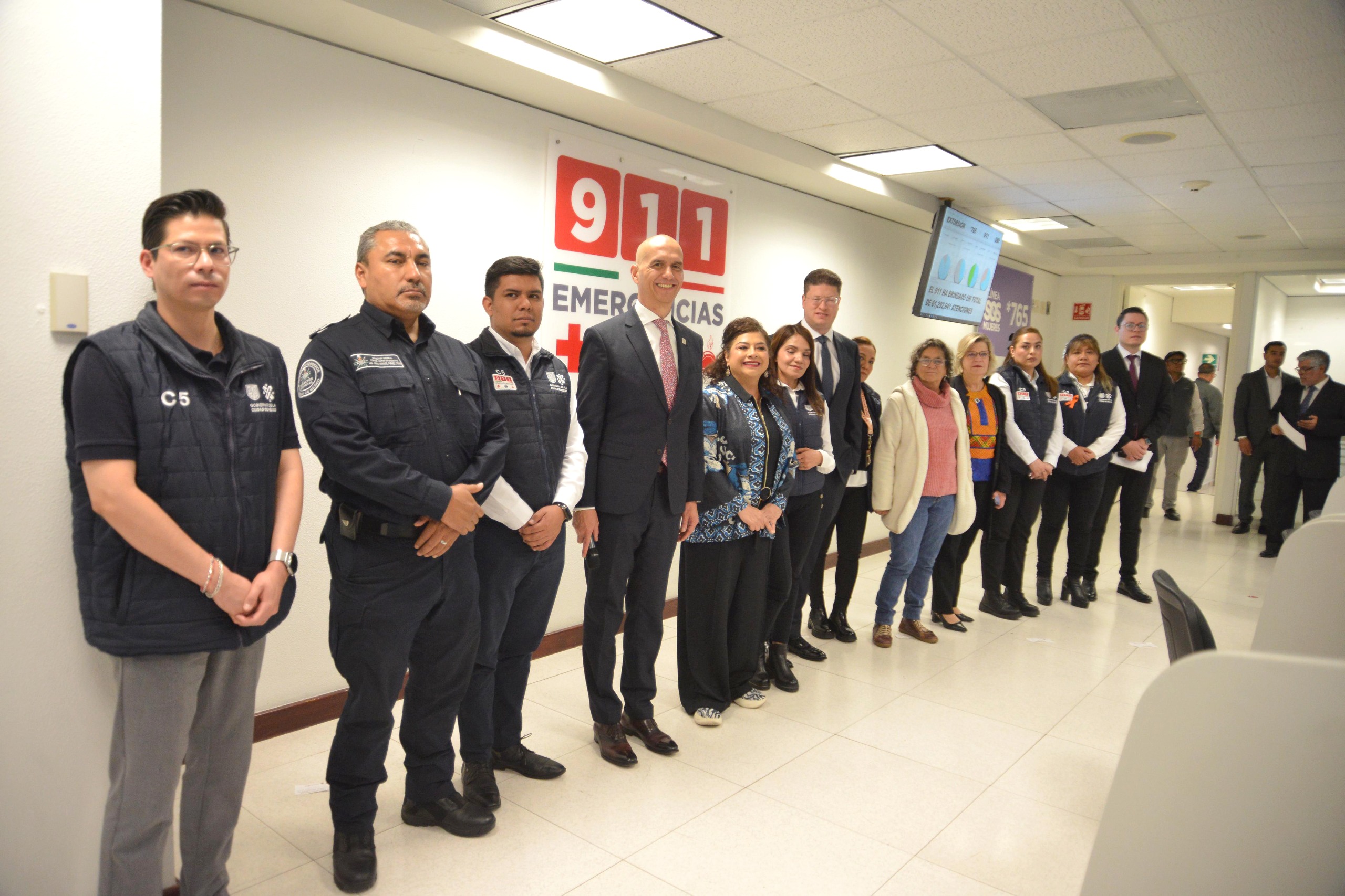 Clara Brugada refuerza la línea 9-1-1 en su octavo aniversario