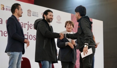 Entregan tarjetas del bienestar a beneficiarios de Jóvenes Construyendo el Futuro en Chimalhuacán