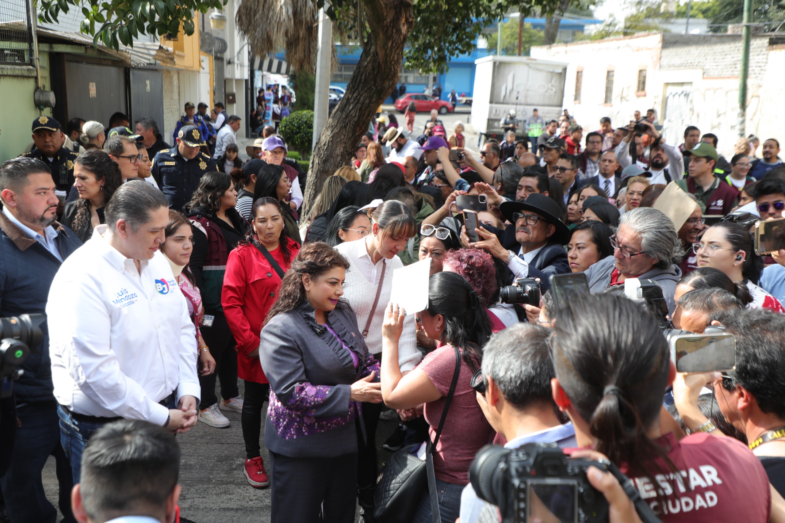 Clara Brugada lidera jornada de Gobierno Casa por Casa en Benito Juárez