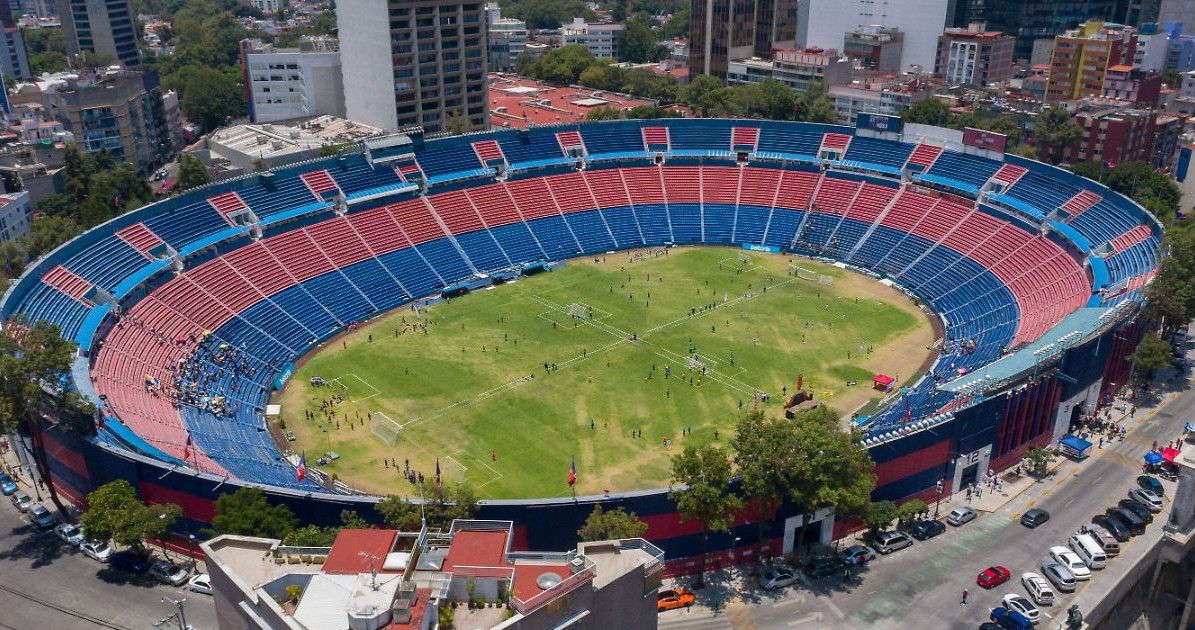 Jardine llama a la afición del América a llenar el 'Estadio Azulcrema