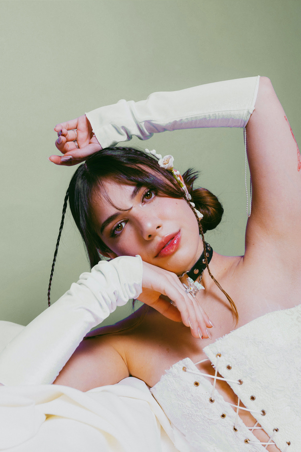 Miloh lanza ROMCOM, su álbum debut inspirado en el amor y el desamor