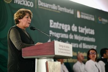 Claudia Sheinbaum y Delfina Gómez entregan 50 mil tarjetas de apoyo para vivienda en Edomex