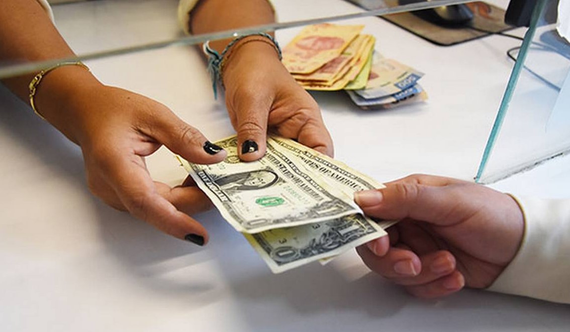 Remesas en México alcanzan cifra récord de 64,745 millones de dólares en 2024