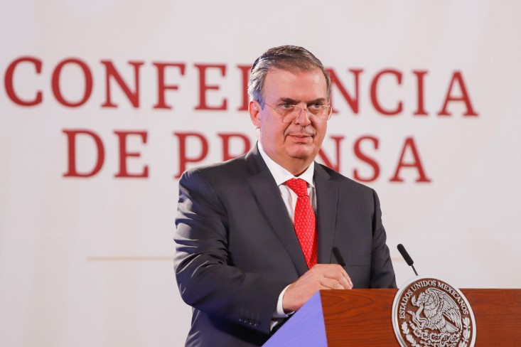 Marcelo Ebrard impulsa estrategia comercial y relanza 