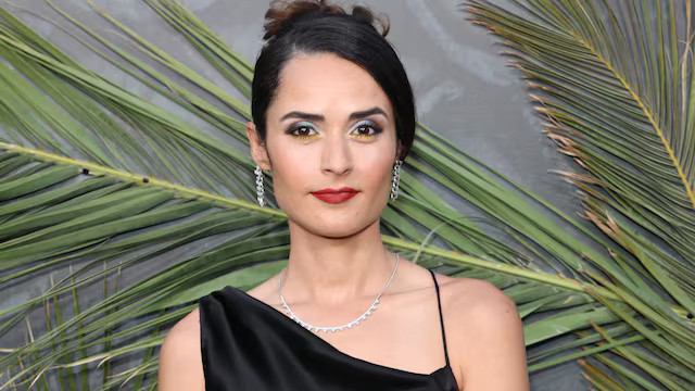 Stephanie Nogueras: la intérprete de ASL que iluminó el Super Bowl con su talento